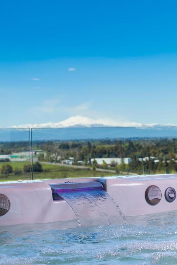 Mds Hotel Chillán Екстериор снимка View of Mount Rainier from the 10th floor of the building