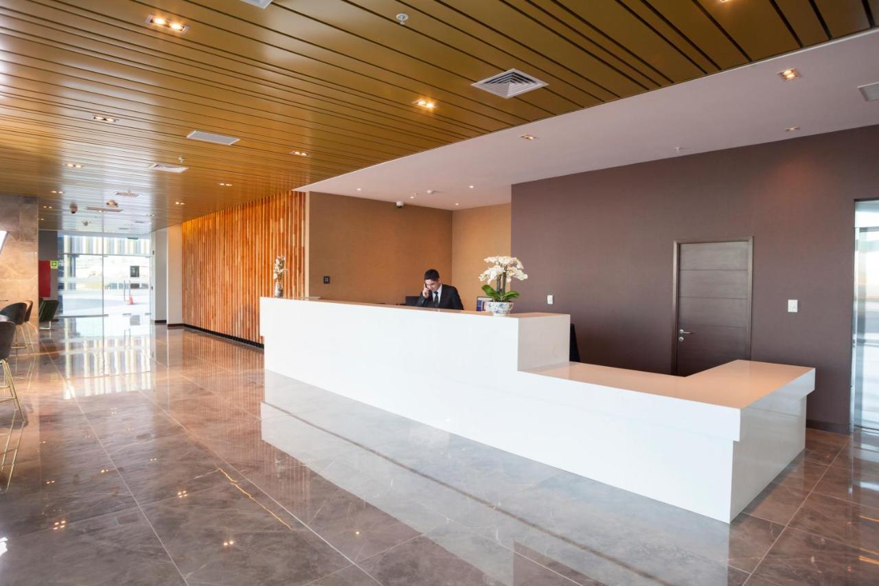 Mds Hotel Chillán Екстериор снимка Reception desk at the airport