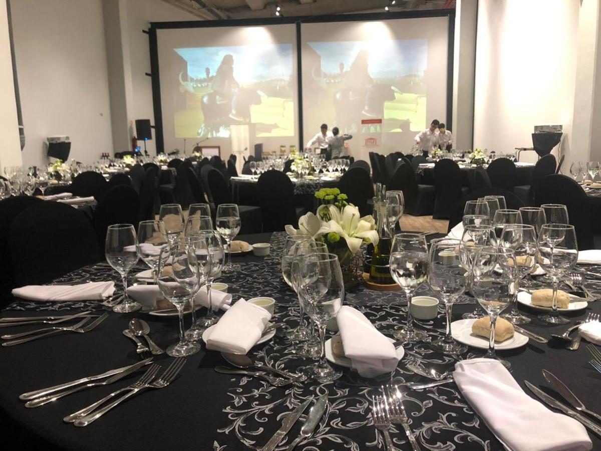 Mds Hotel Chillán Екстериор снимка The 2017 Wine Scholar Guild Awards Dinner