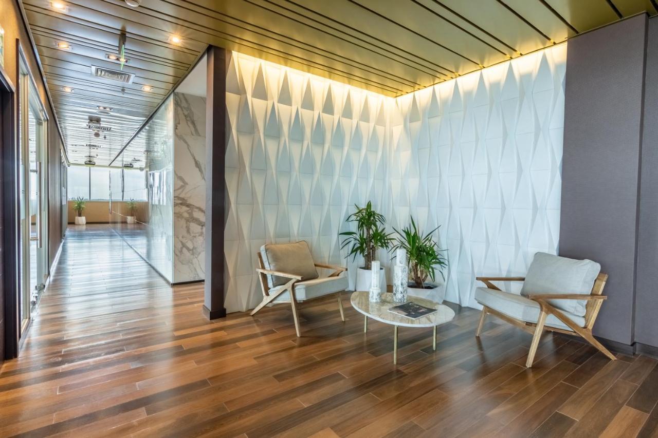 Mds Hotel Chillán Екстериор снимка The interior of the 1000 sqm. office of the company in the 10th floor of the 1000 sqm. building of the World Trade Center in Panama City.